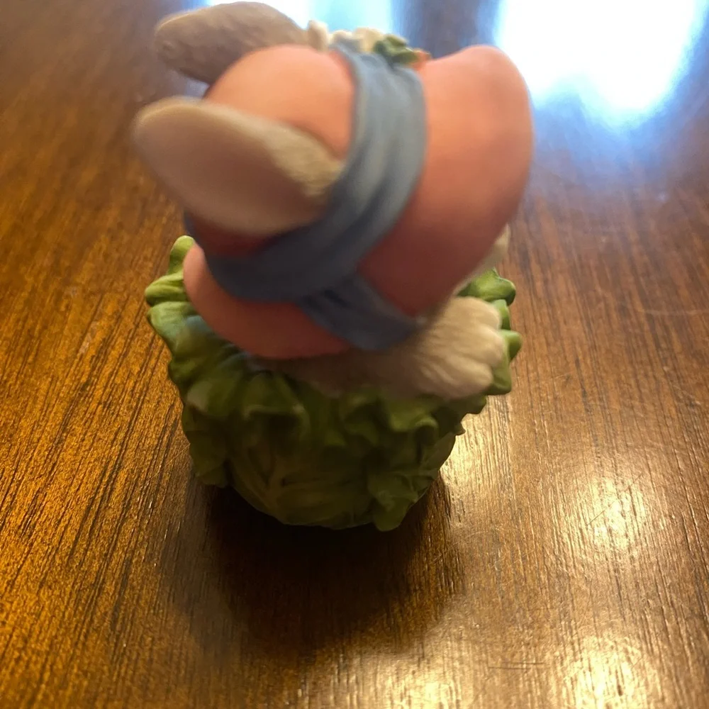 Adorable Bunny Figurines with Hats-1999 Priscilla Hillman 639451 - Picture 3 of 11